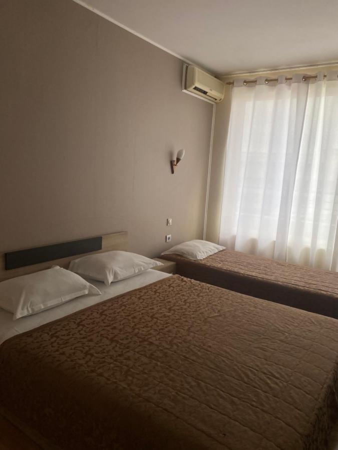 Apartments Danita & Restaurant&Pool Bar Varna Exterior photo