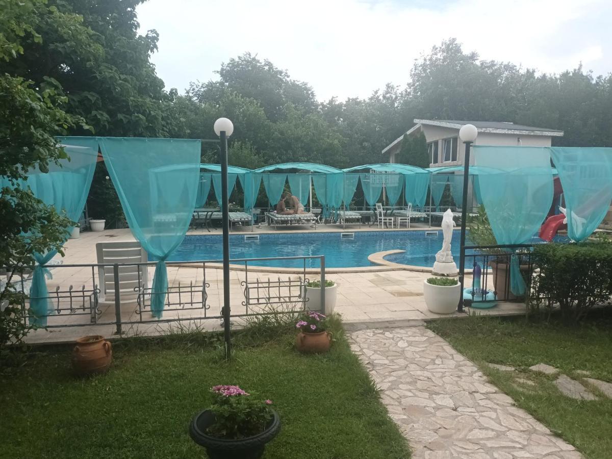 Apartments Danita & Restaurant&Pool Bar Varna Exterior photo