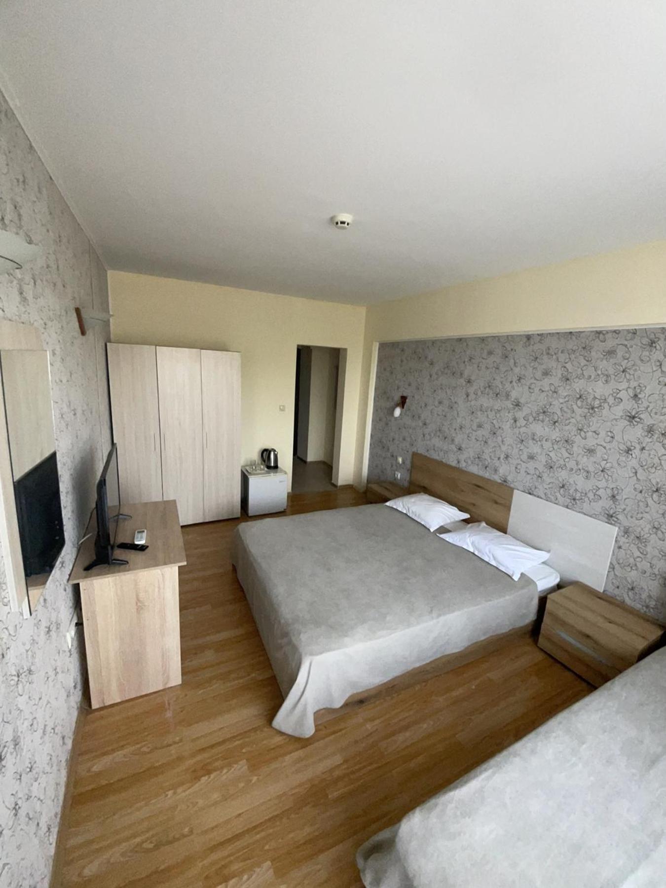 Apartments Danita & Restaurant&Pool Bar Varna Exterior photo